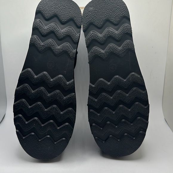 CUSHIONAIRE Women's Genuine Suede pull on platform boot +Memory Foam 7.5 BLACK - Picture 5 of 7